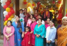 महिला लक्षित ‘वस्त्र बाई आशा’ रेडिमेड कपडा तथा ब्याग–जुत्ता पसल सञ्चालन