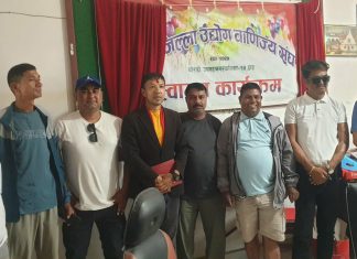 दाङमा मनकामना ग्यासको कोटा घट्दा उपभोक्ता समस्यामा, समाधानका लागि बिक्रेतासँग प्रियासनकाे छलफल