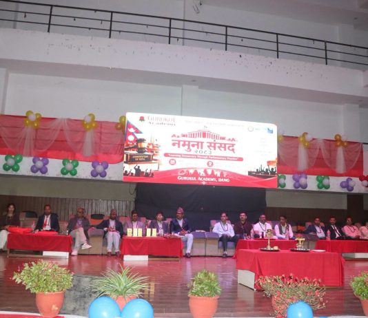 गुरुकुलका विद्यार्थीले गरे नमुना संसदीय अभ्यास