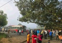 दाङमा टिपरको ठक्करबाट बालकको मृत्यु, सहमतिपछि सडक खुल्यो